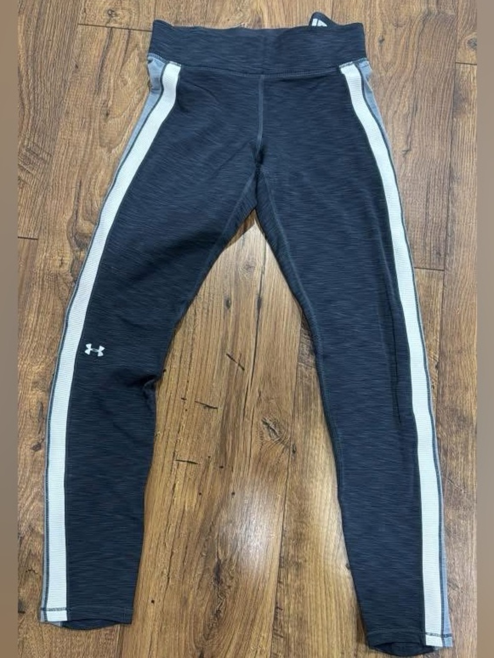 Under Armour Women’s Grey Performance Leggings with White Side Panels